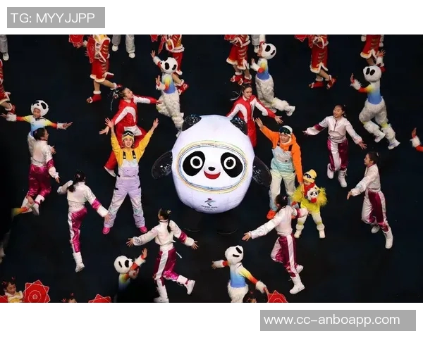 巴萨吉祥物CAT毛绒玩具热销球迷排队争购售价3499欧元 巴萨吉祥物CAT毛绒玩具热销球迷排队争购售价3499欧元